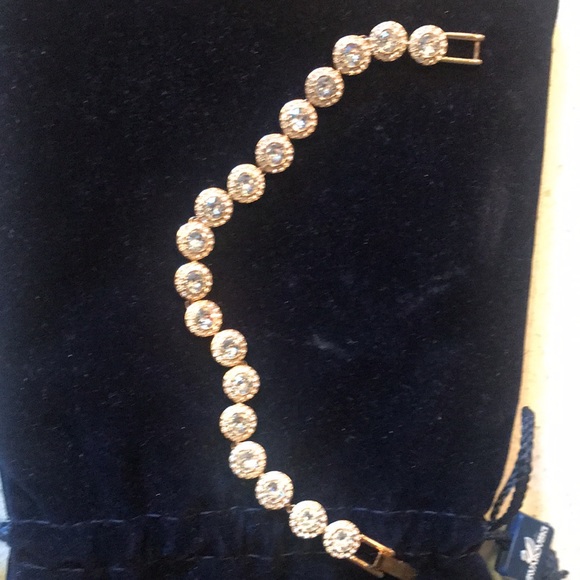 Authentic signed Swarovski Crystals Rose gold Angelic bracelet and ring 55 set. - Picture 7 of 12